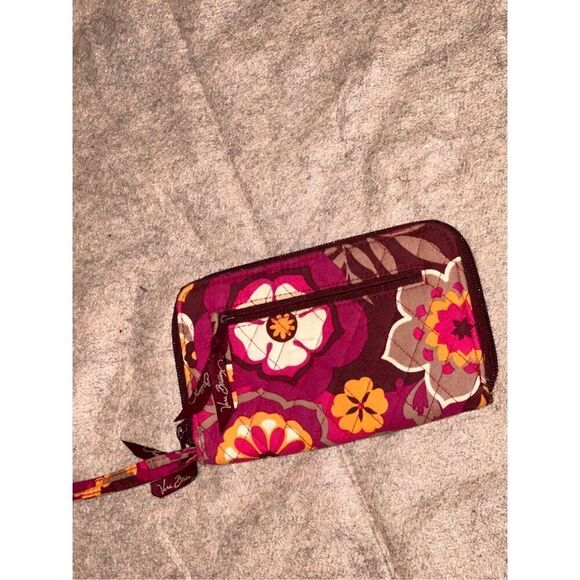 LARGE SPACIOUS VERA BRADLEY Retired Floral Pattern Women's Wallet with Wrist Str - Picture 2 of 7